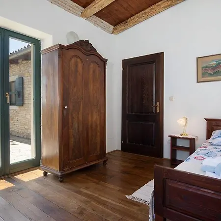 Eternelle فيلة Juršići