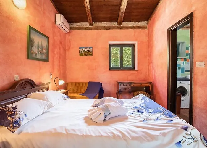 Eternelle Vila Jursici